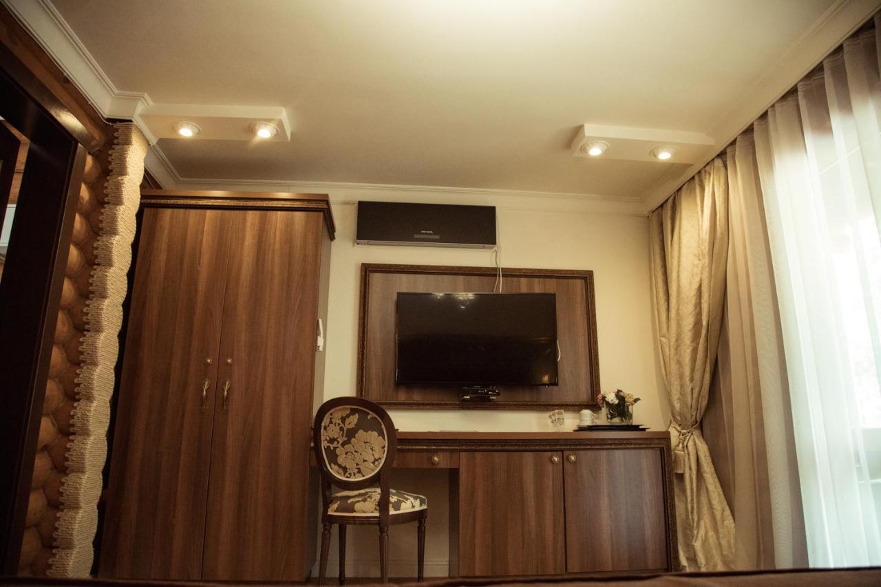 Загородный Отельно-Ресторанный Комплекс "Четыре Сезона" Pylypovychi Exterior foto